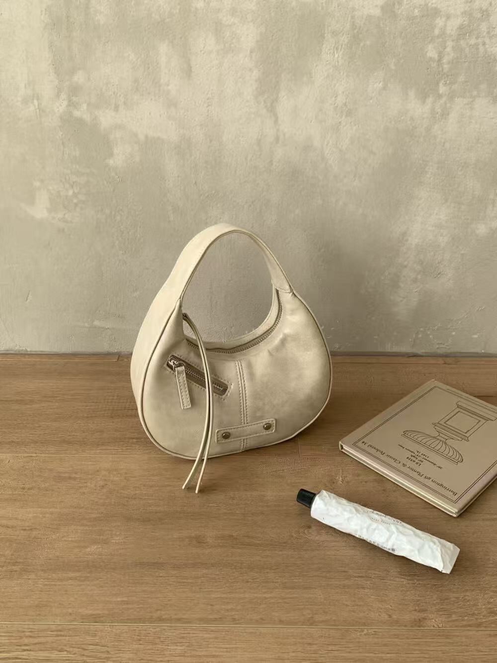 ANNA AMMONS Crescent Hobo Bag for Women - Trendy Half Moon Underarm Bag 2026 Spring Collection